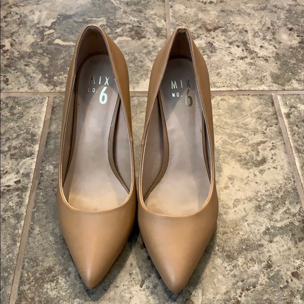 Sand Beige pointy toe heels - Picture 2 of 7